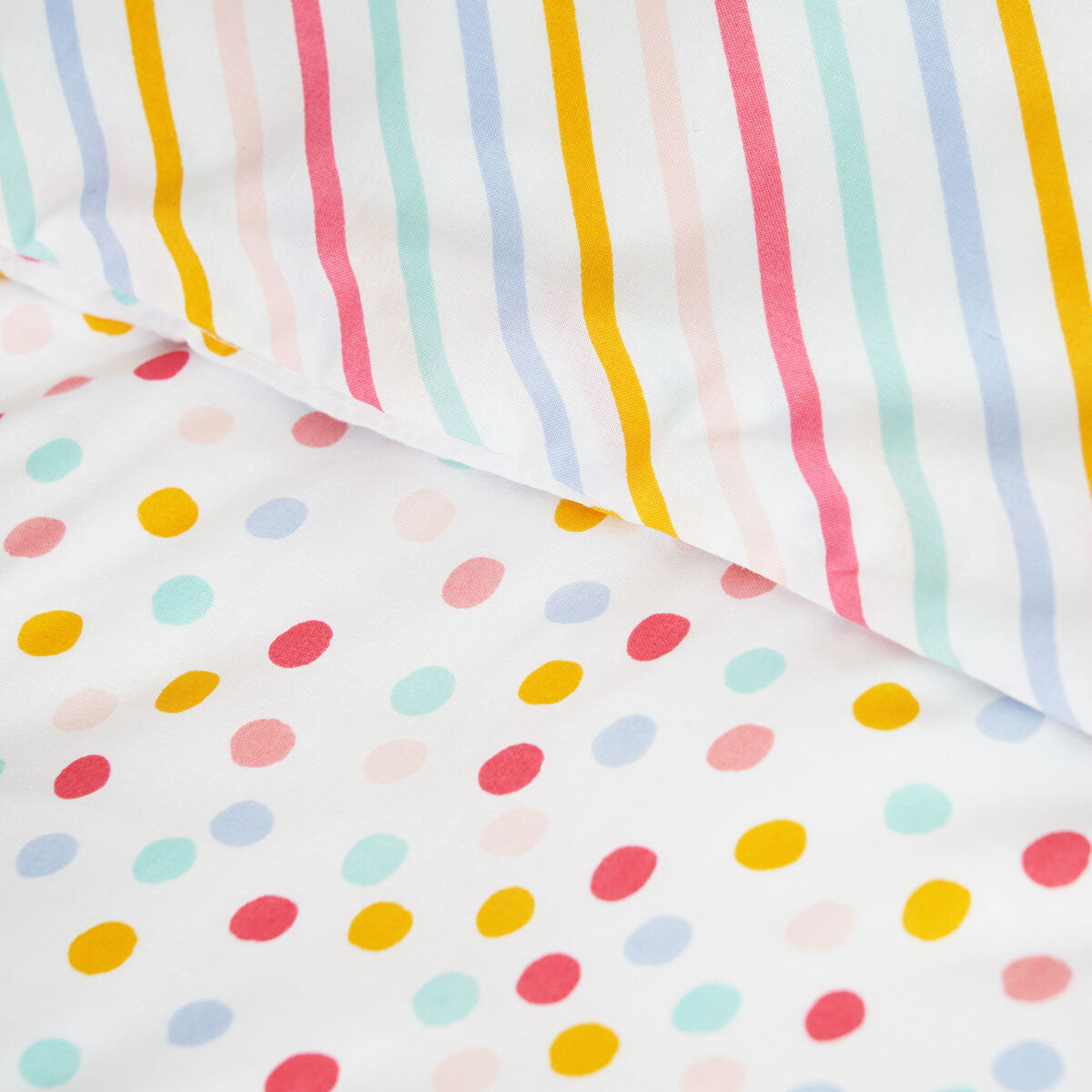 Multi Colour Spot Reversible Quilt Cover Set - 3PC
