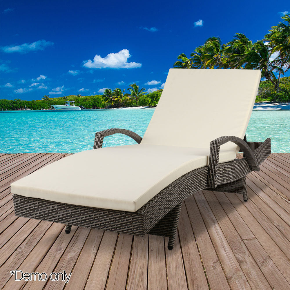 Sun Lounge Wicker Lounger – Outdoor Adjustable Beach Chair with Cushion (Grey & Beige)