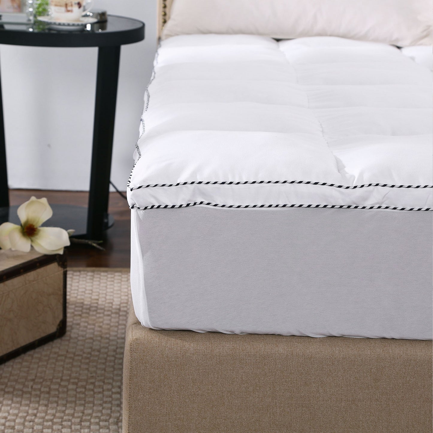 Luxury Bamboo Fabric Gusset Mattress Topper 1000GSM - King - White